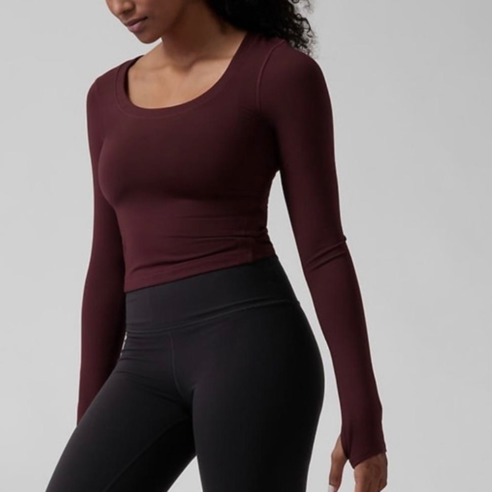 💙 Athleta Shanti Long Sleeve Scoop Neck Crop Top - Size M, Antique Burgundy